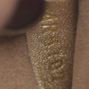 AUCTION $2150 Louis Vuitton Metallic Calfskin Love Note Gold Bronze