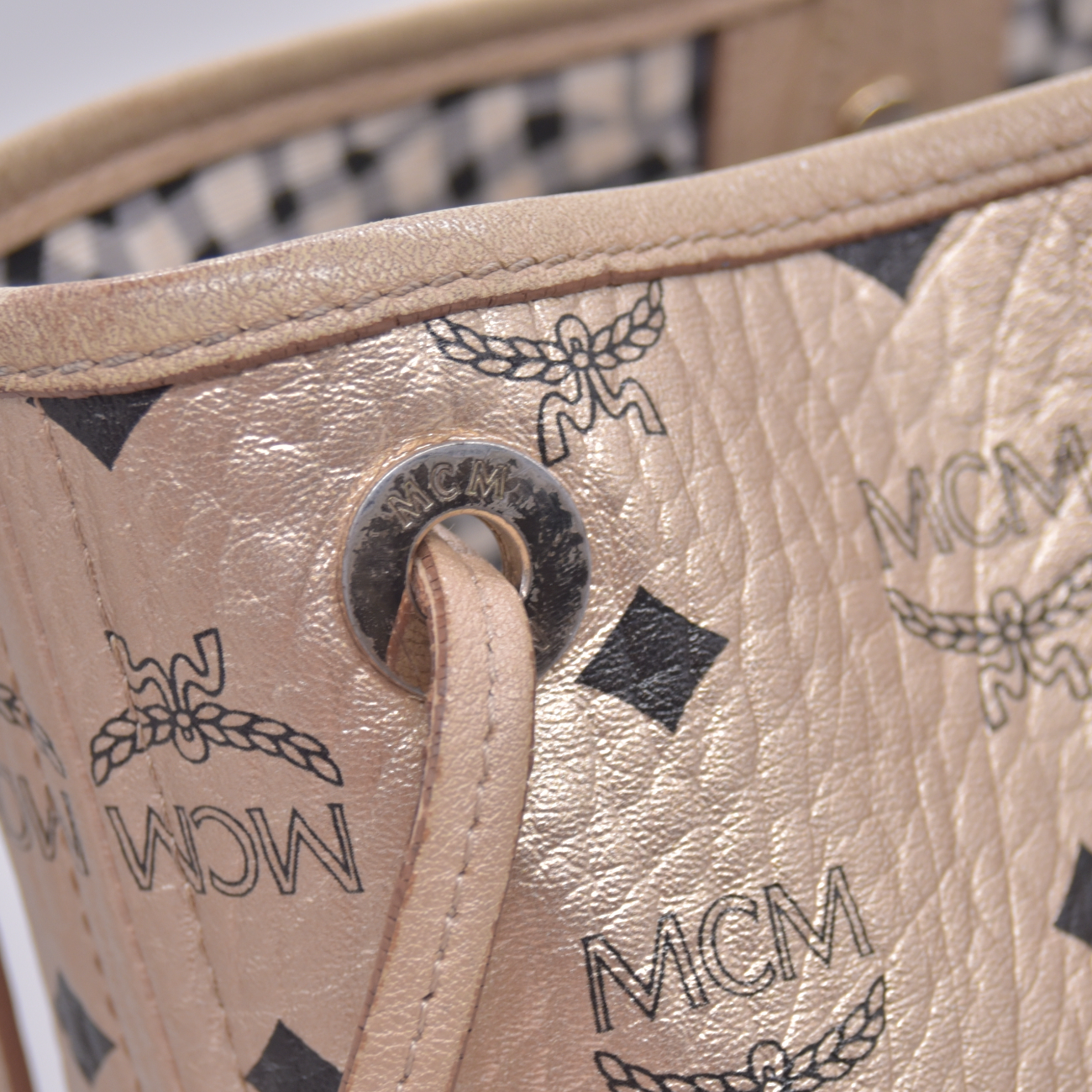 $950 MCM Metallic Visetos Medium Liz Reversible Shopper Tote Gold