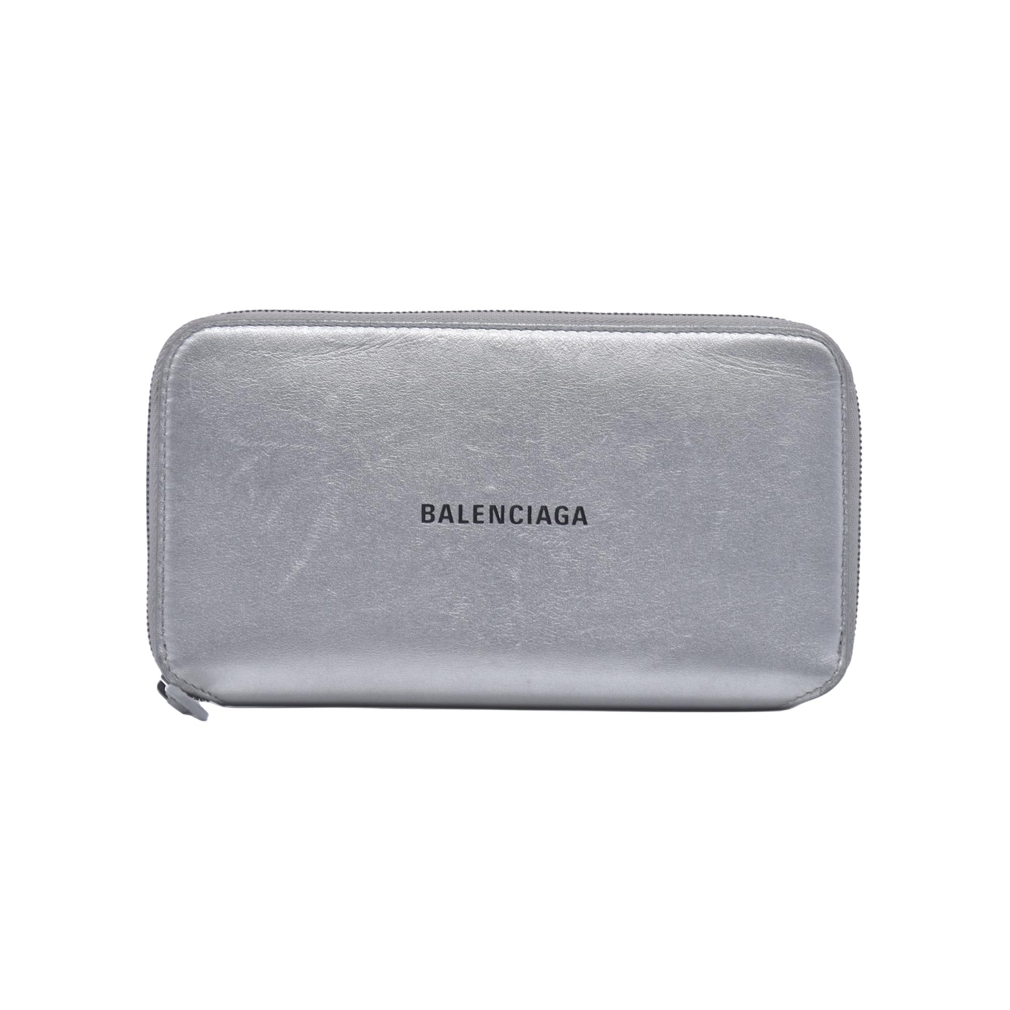 $550 Balenciaga Silver Metallic Wallet CONSIGNMENT 10021042