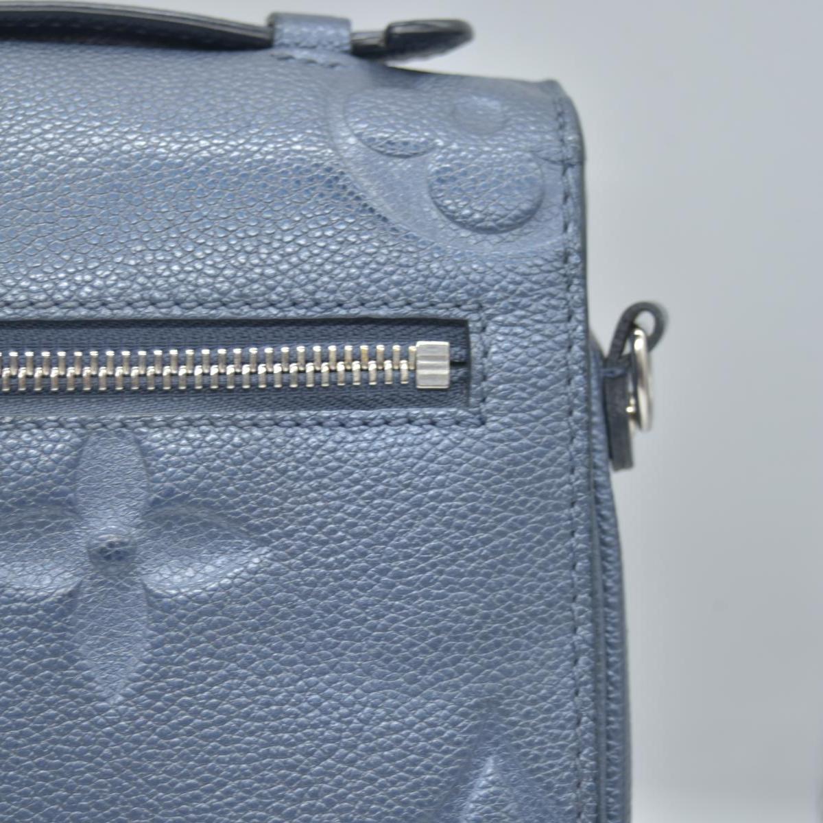 $3100 Louis Vuitton Metallic Empreinte Monogram Giant Pochette Metis Navy Nacre