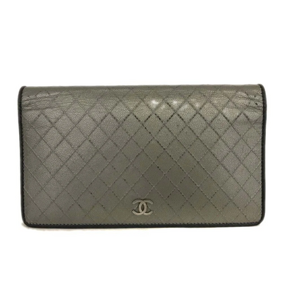 $995 2006 Chanel Metallic Calfskin Diamond Embossed Yen Wallet Grey