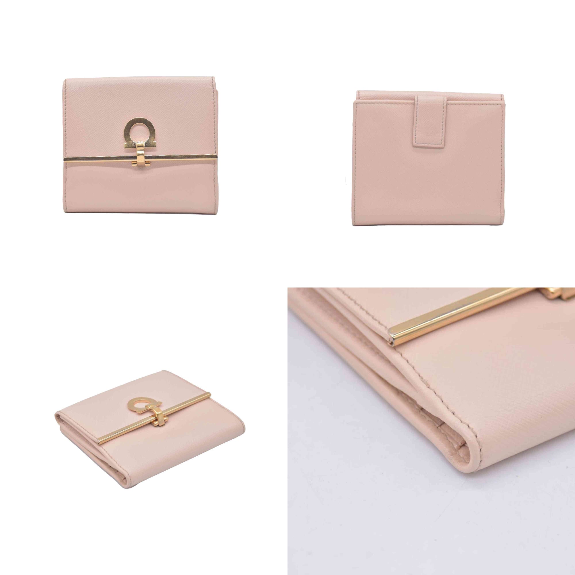 $565 SALVATORE FERRAGAMO Saffiano Gancini Bar Compact Wallet Light Pink CONSIGNMENT