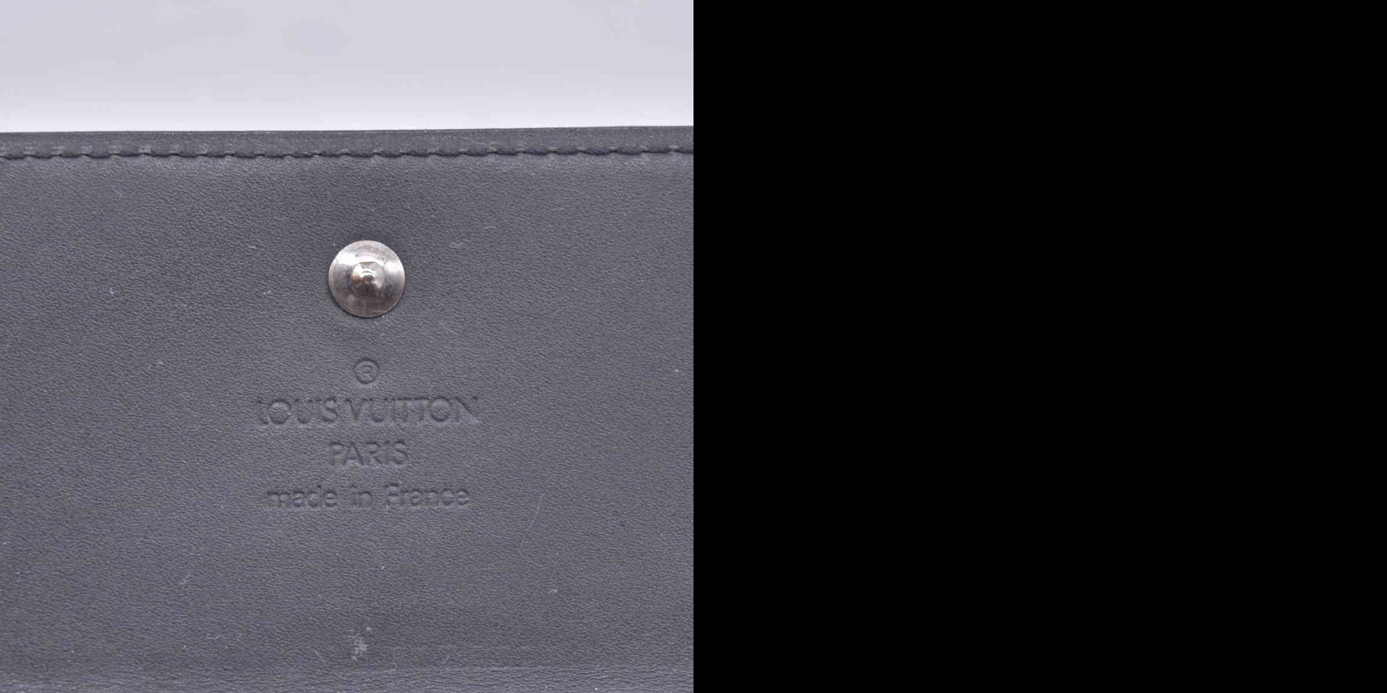 $605 2003 Louis Vuitton Metallic Matt Vernis Compact Wallet Grey TH0033 CONSIGNMENT 10020918