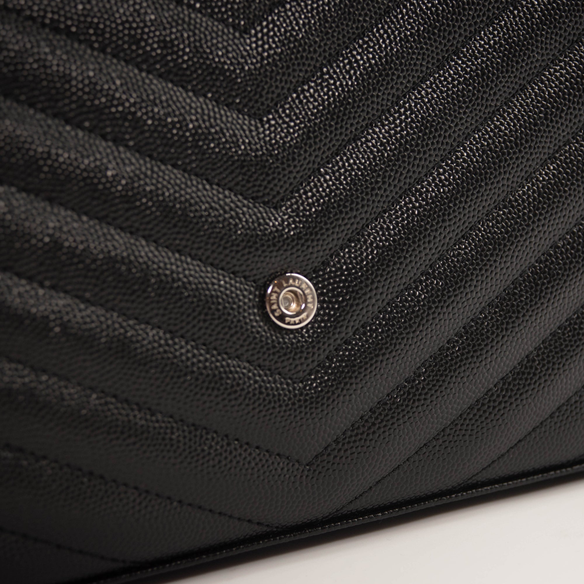 Saint Laurent Grain De Poudre Matelasse Chevron Monogram Chain Wallet Black