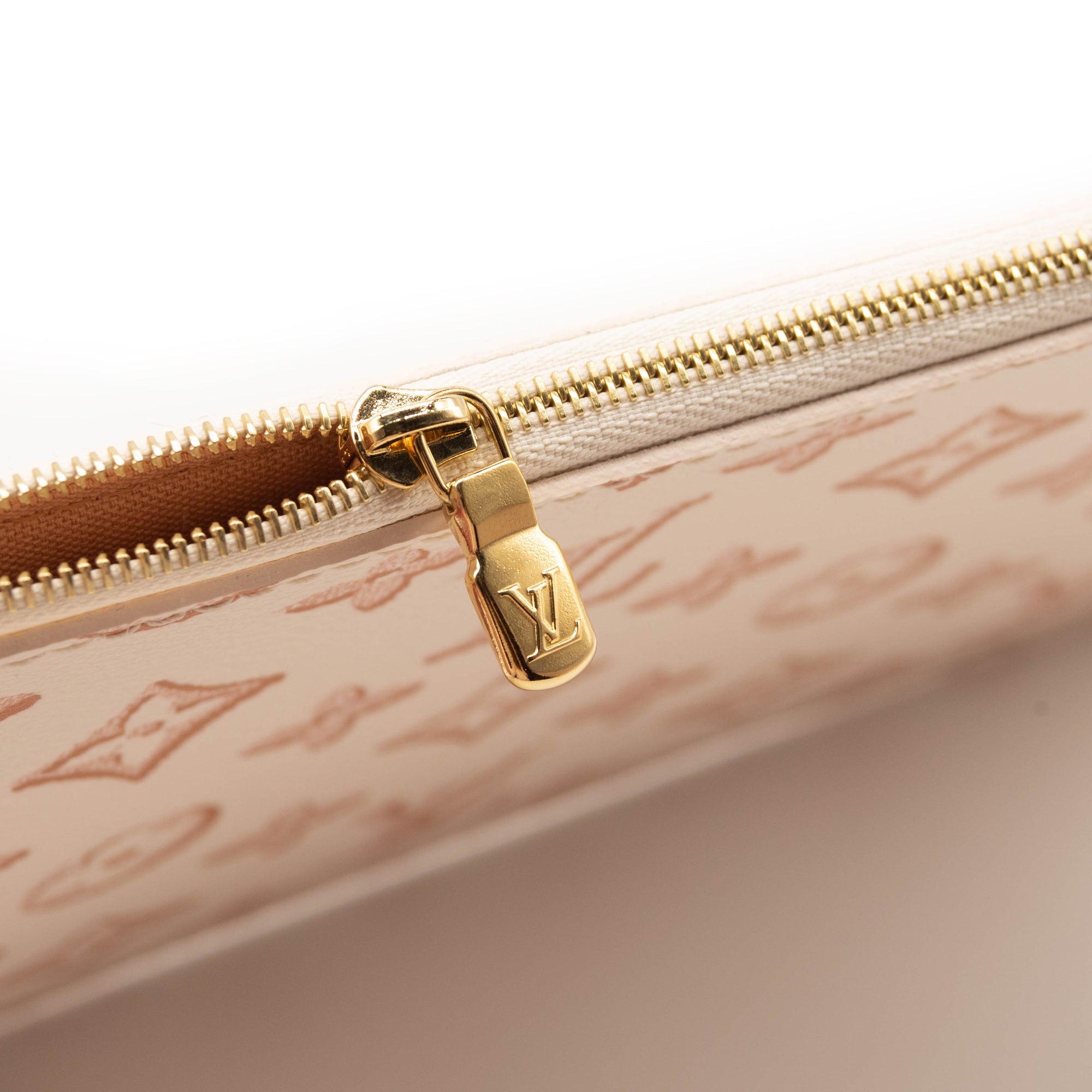 Louis Vuitton Monogram Fall For You Neverfull MM Beige Clair Pochette