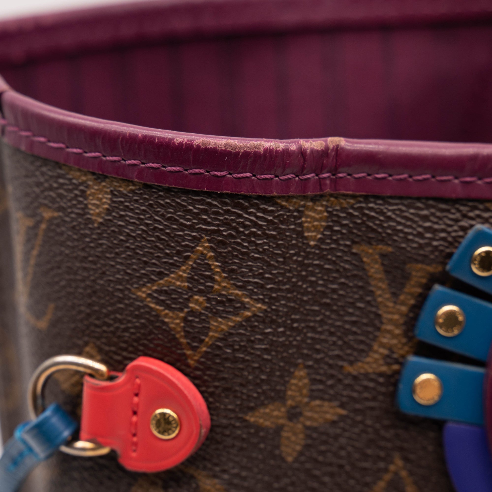LOUIS VUITTON Monogram Totem Neverfull MM Magenta