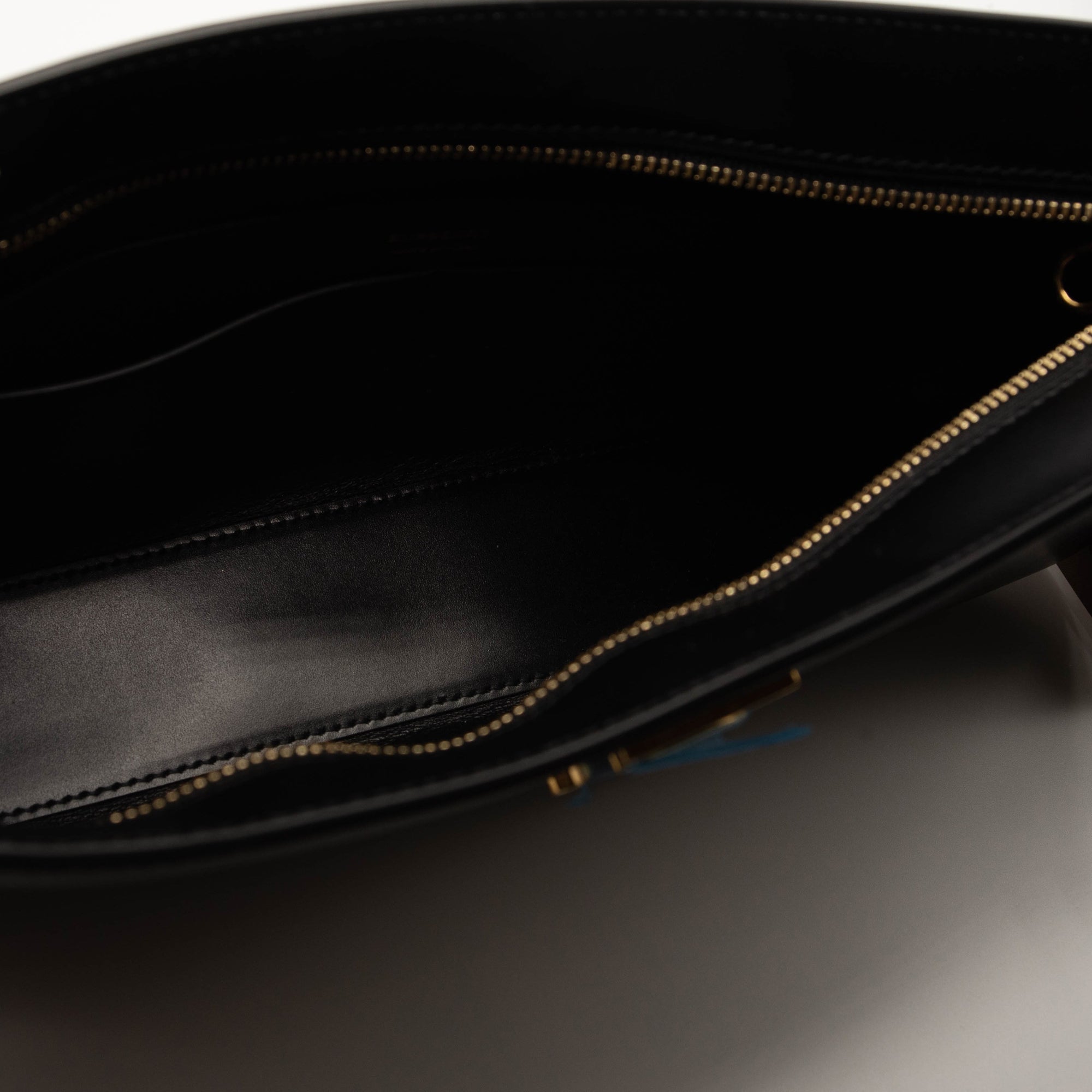 NEW $1750 Burberry Smooth TB Medium Plaque Shoulder Bag Black