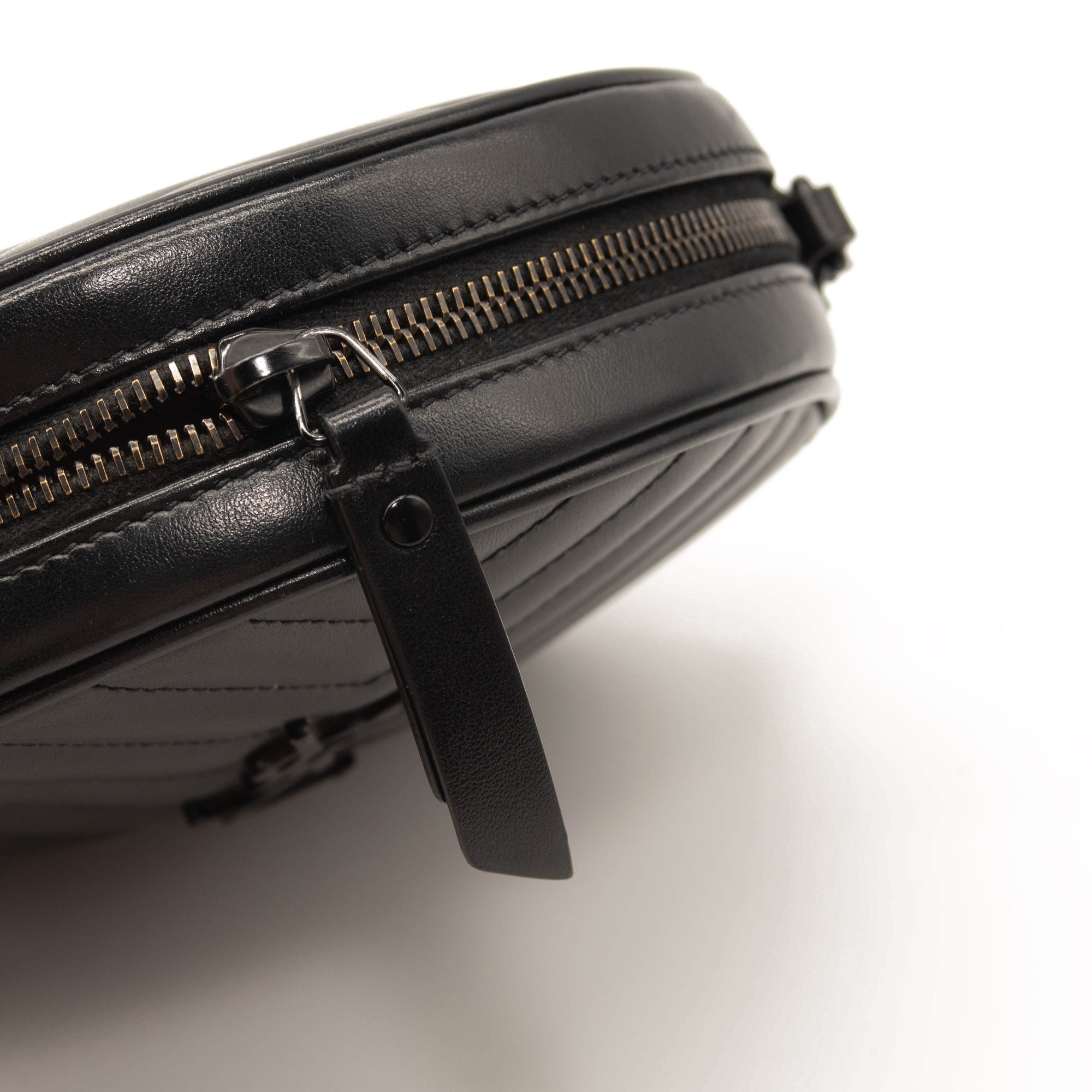 Saint Laurent Calfskin Matelasse Chevron Round Vinyle Camera Bag Black