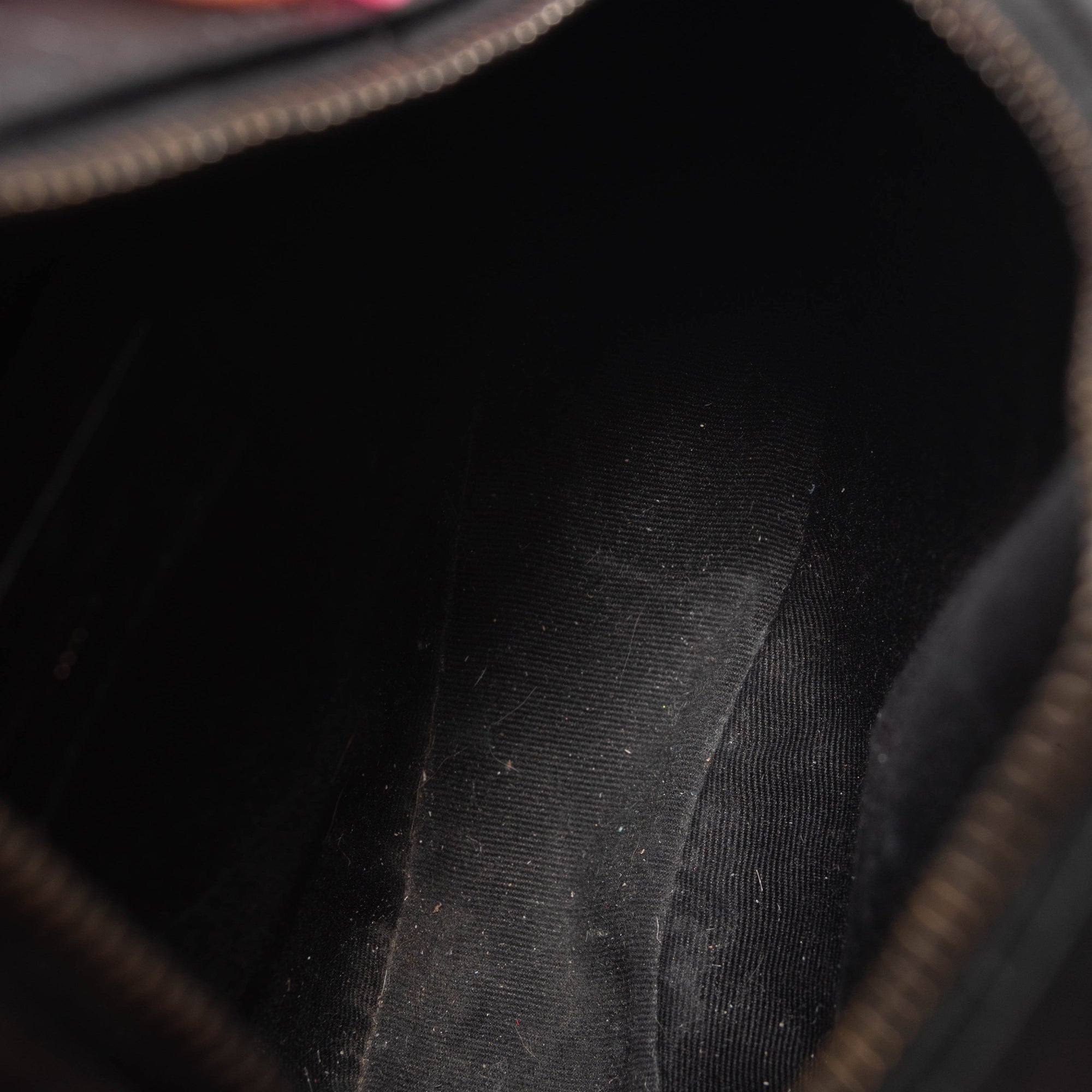 Saint Laurent Calfskin Matelasse Chevron Round Vinyle Camera Bag Black