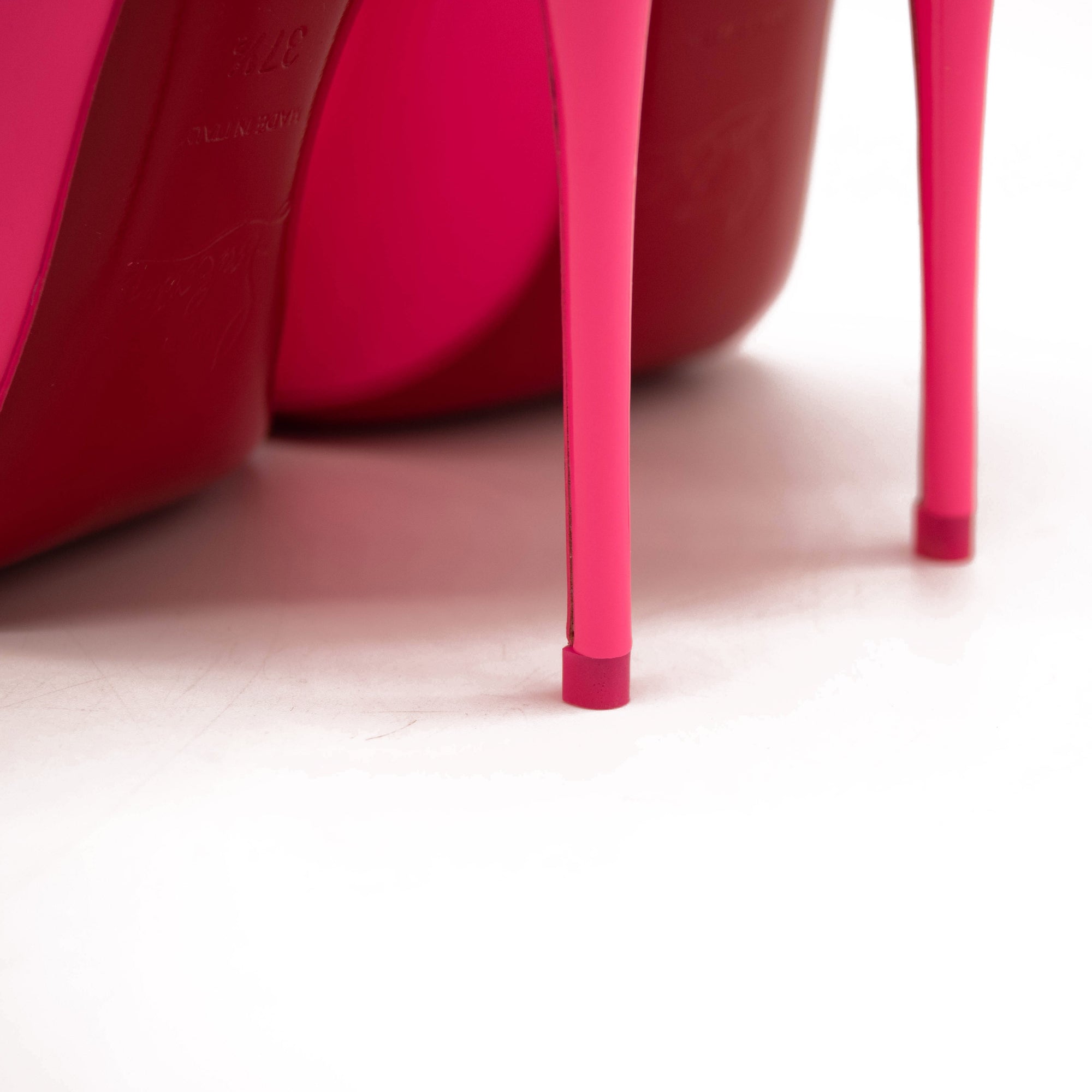 NEW Christian Louboutin So Kate Pointed Toe Pump 133 mm EU 38
