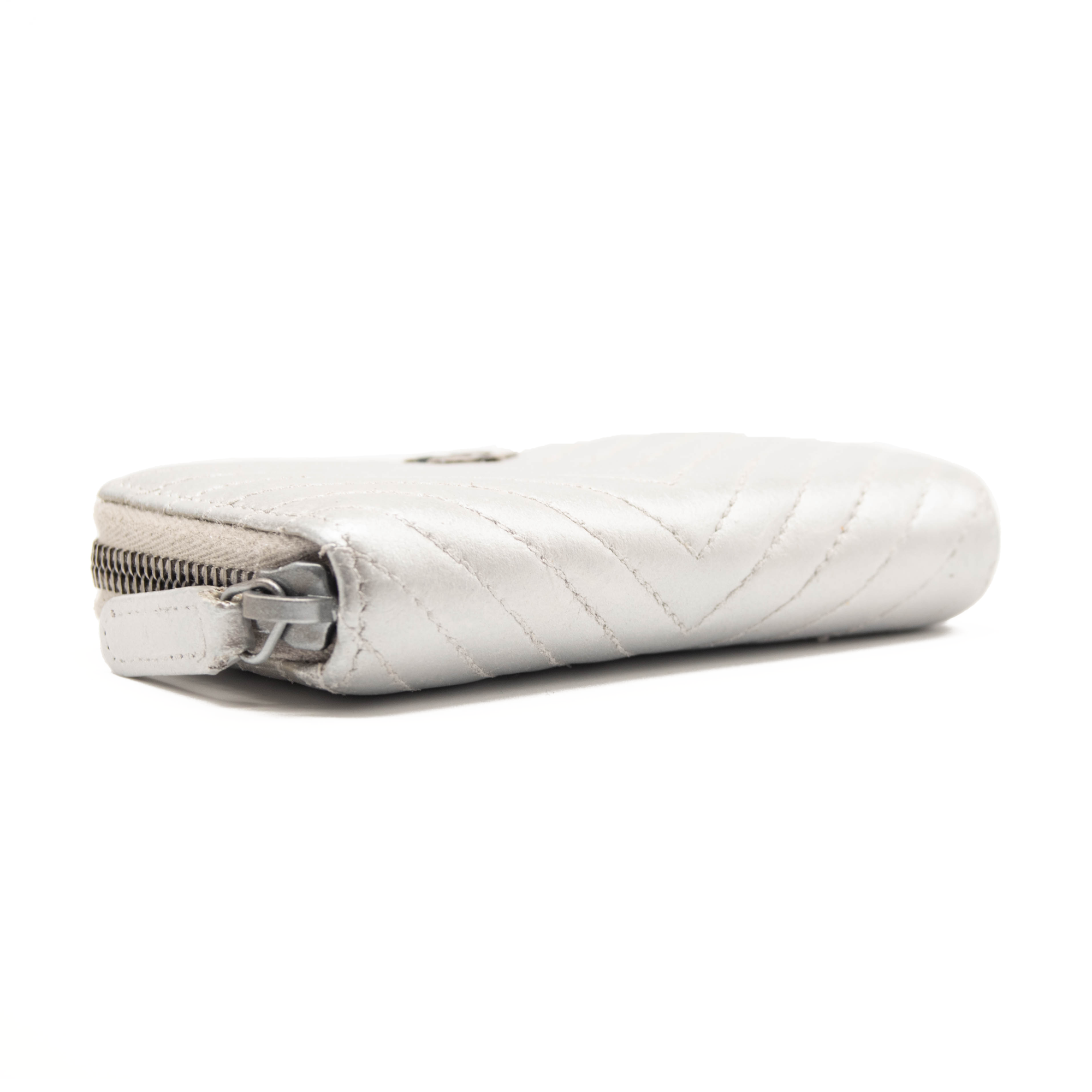 Chanel Metallic Lambskin Chevron Quilted Zip Coin Purse Silver Wallet