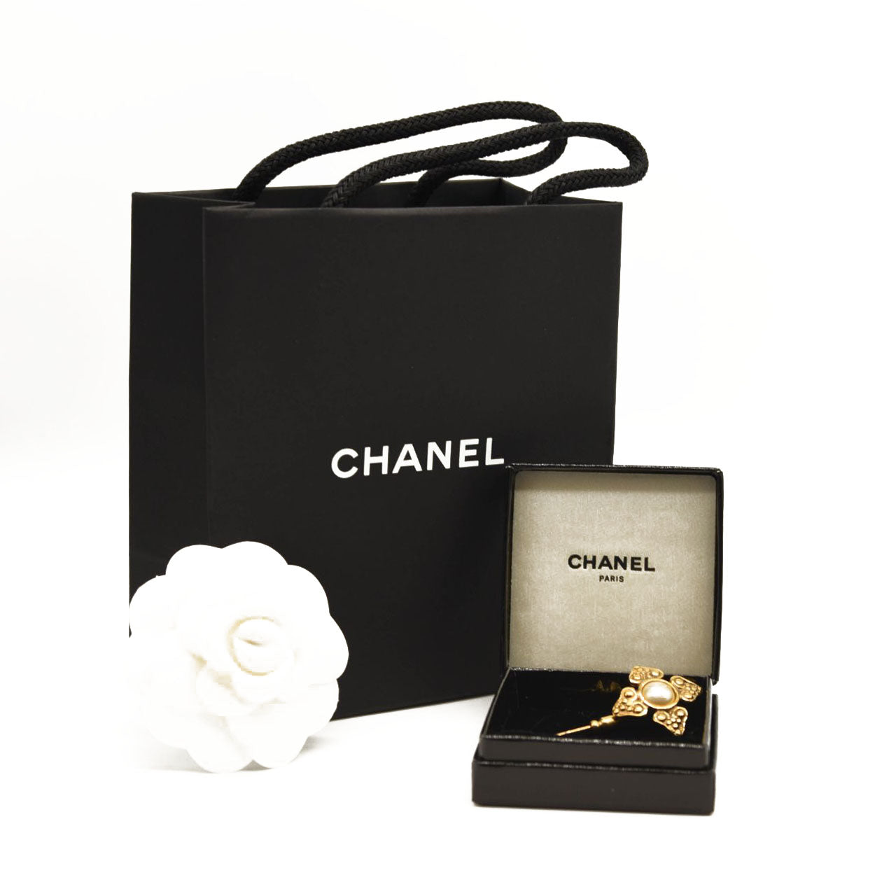 Chanel Vintage Pearl Pin Brooch Gold