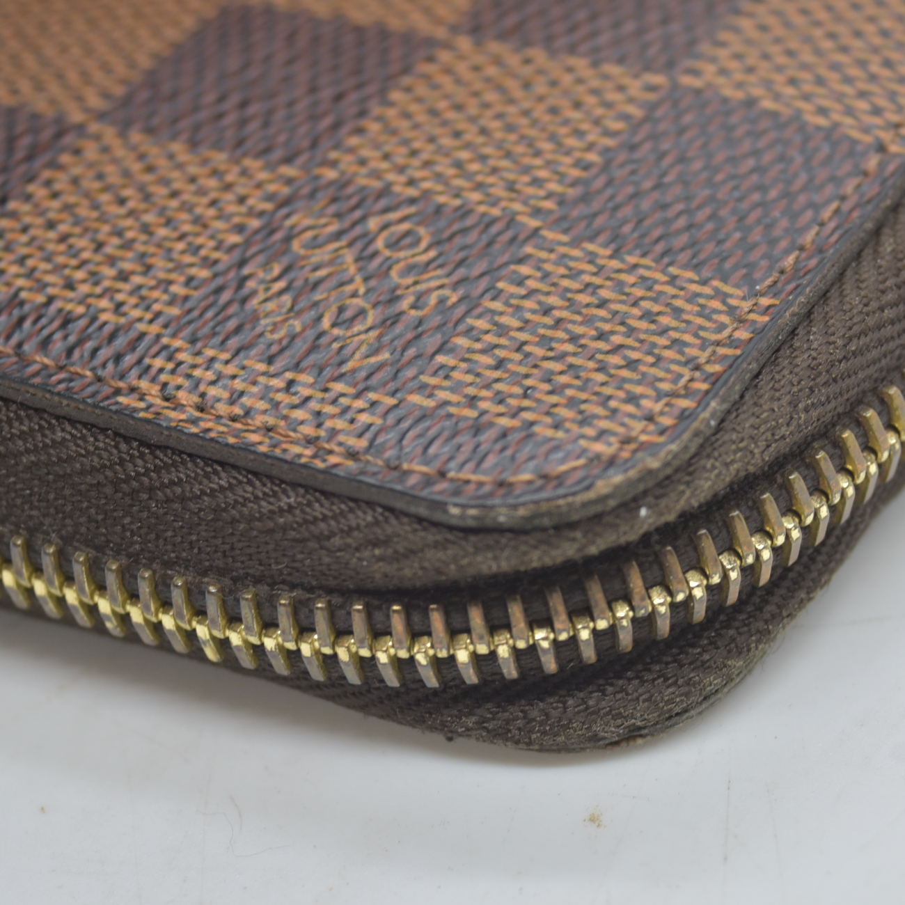 $915 2012 Louis Vuitton Damier Ebene Zippy Wallet CA2162