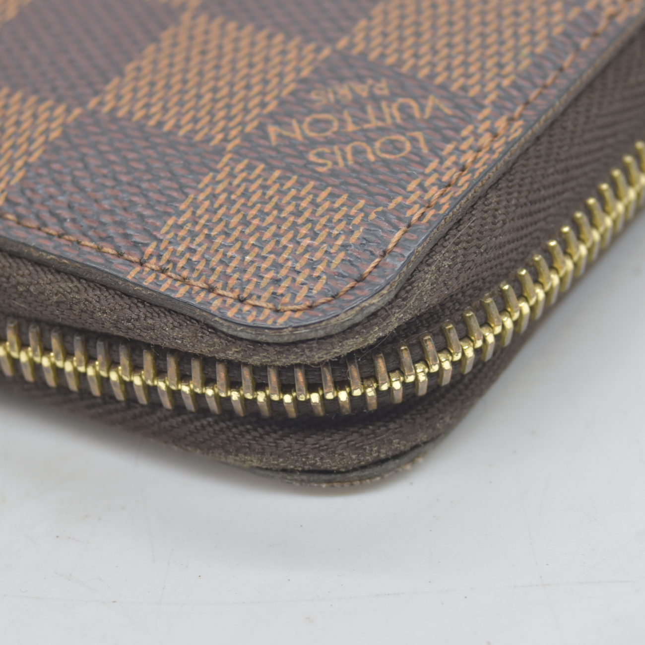 $915 2012 Louis Vuitton Damier Ebene Zippy Wallet CA2162