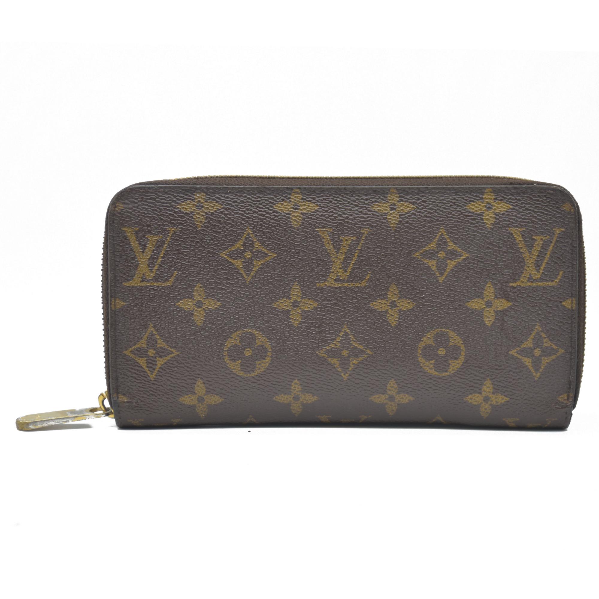 $915 Louis Vuitton Monogram Zippy Wallet GI8112
