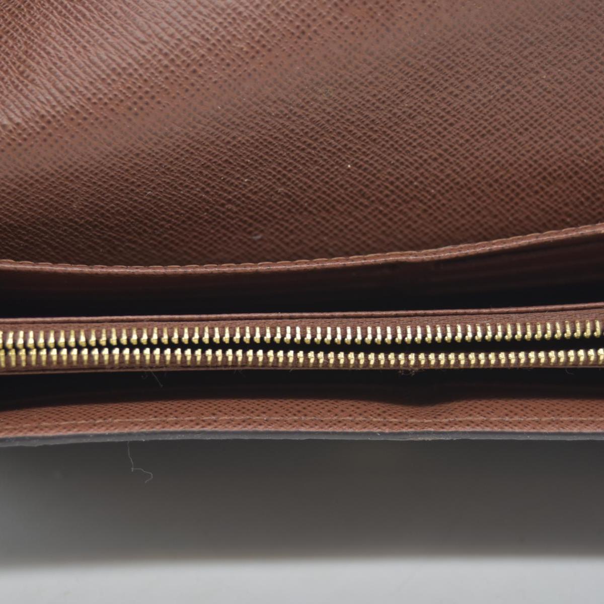 $800 2017 Louis Vuitton Monogram Sarah Wallet NM CONSIGNMENT