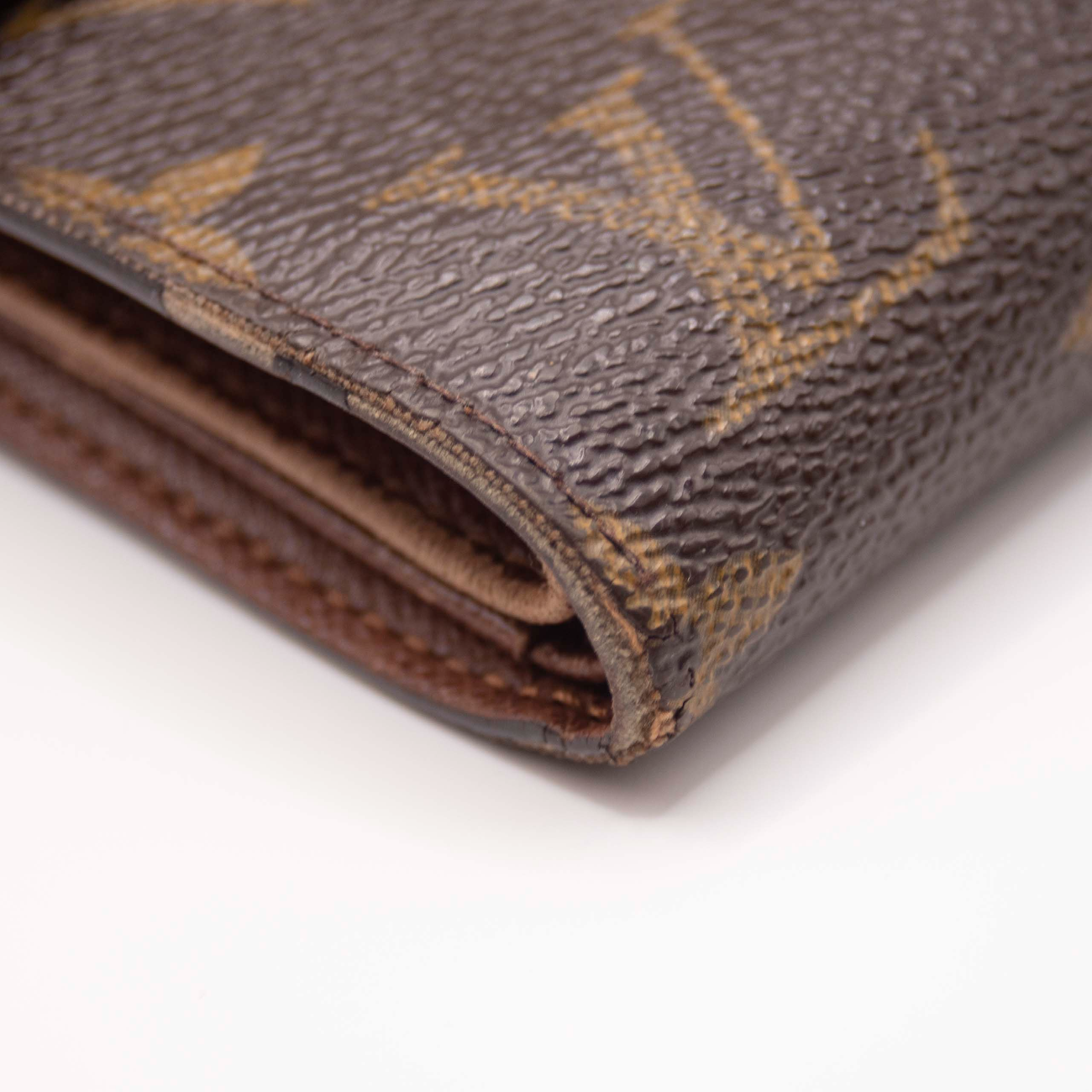 $705 2005 Louis Vuitton Monogram Koala Compact Wallet TH0065