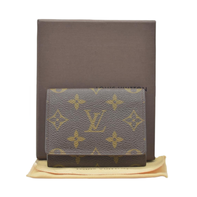 $675 Louis Vuitton Card Holder AS1010 CONSIGNMENT