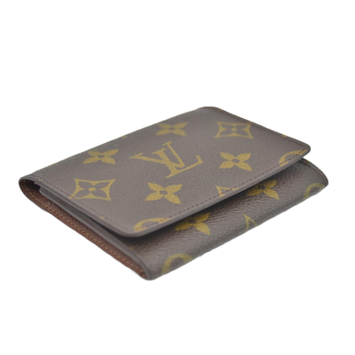$675 Louis Vuitton Card Holder AS1010 CONSIGNMENT