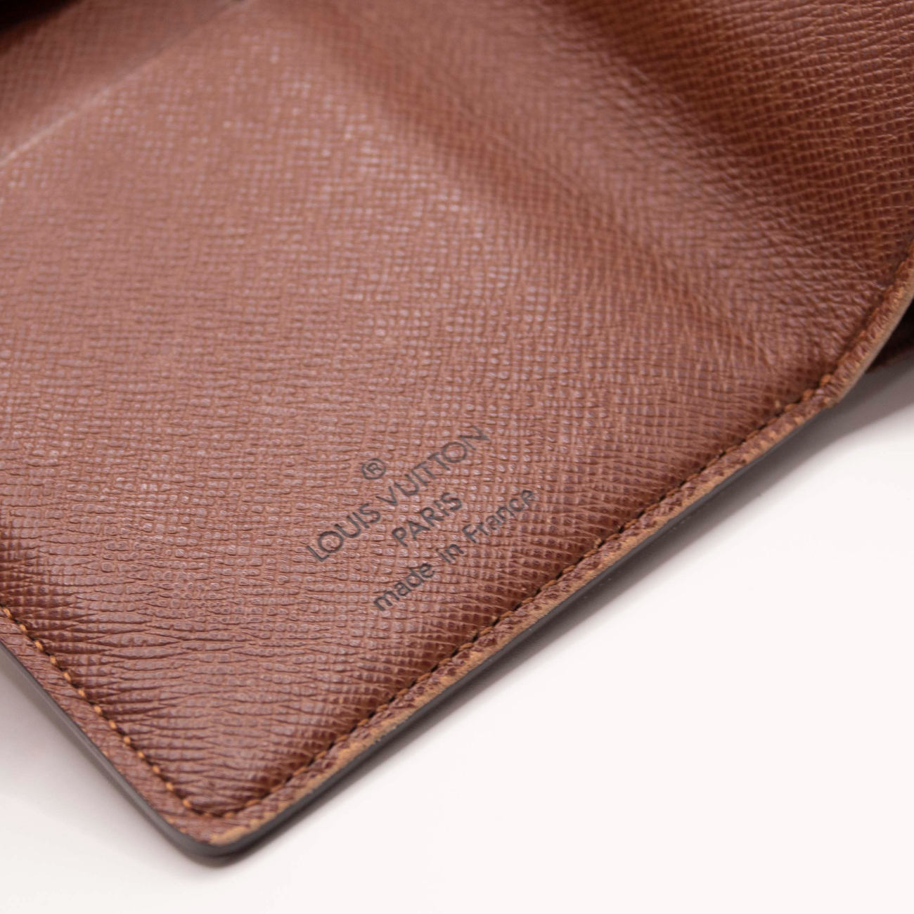$705 2005 Louis Vuitton Monogram Koala Compact Wallet TH0065