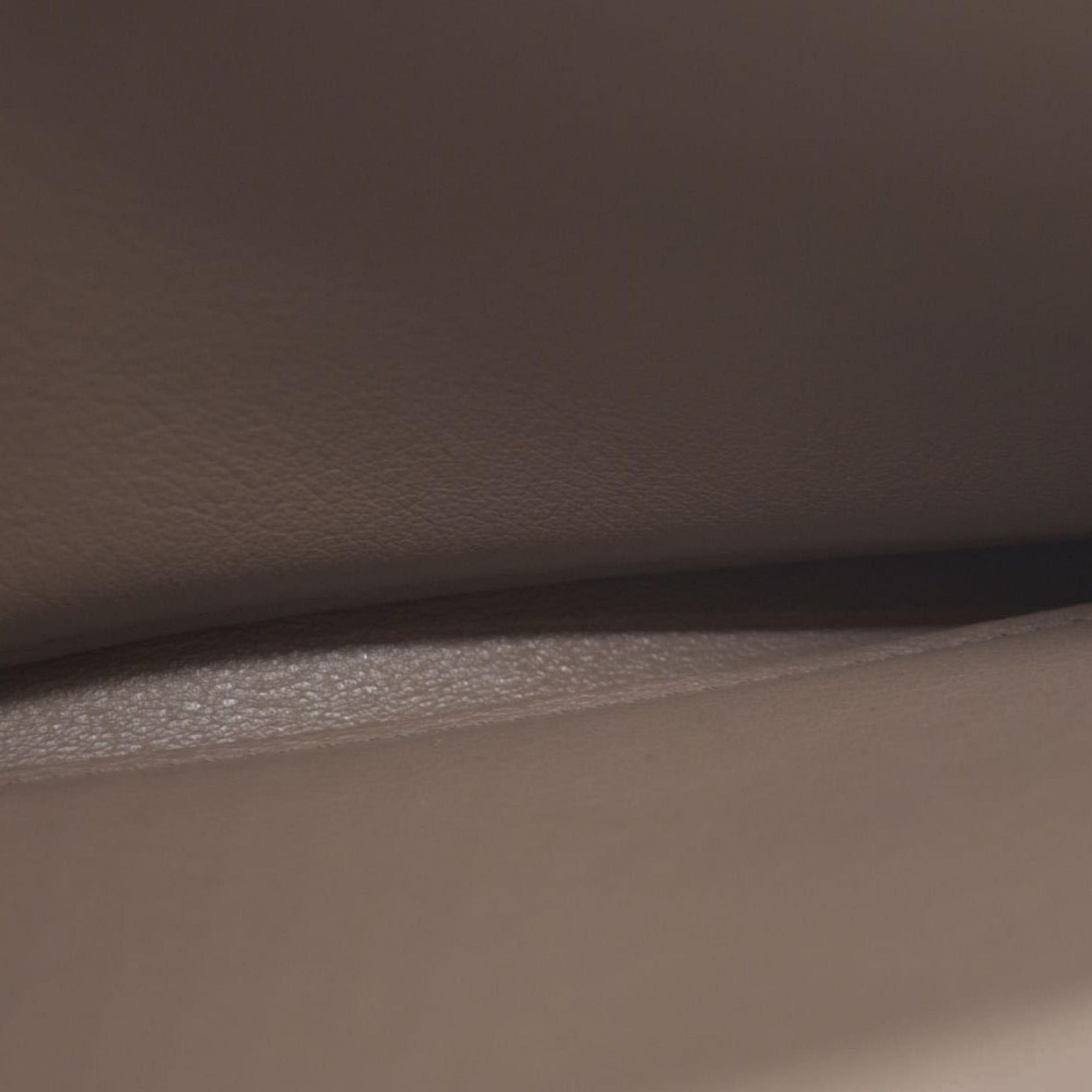 $1420 Louis Vuitton  Veau Cachemire Comete Wallet Galet MI5126