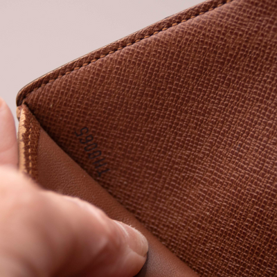 $705 2005 Louis Vuitton Monogram Koala Compact Wallet TH0065