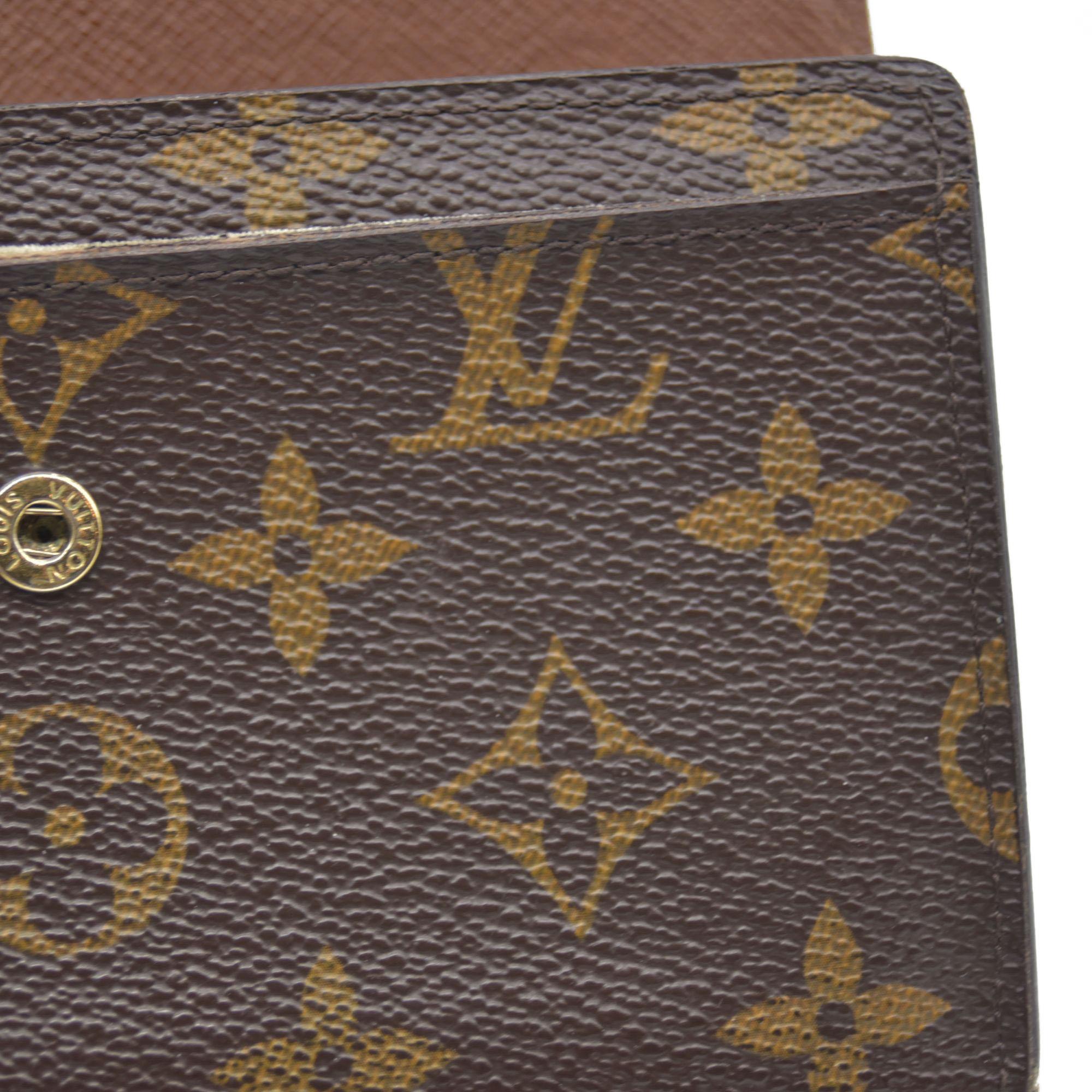 $610 LOUIS VUITTON Monogram Alexandra Trifold Wallet CA0112