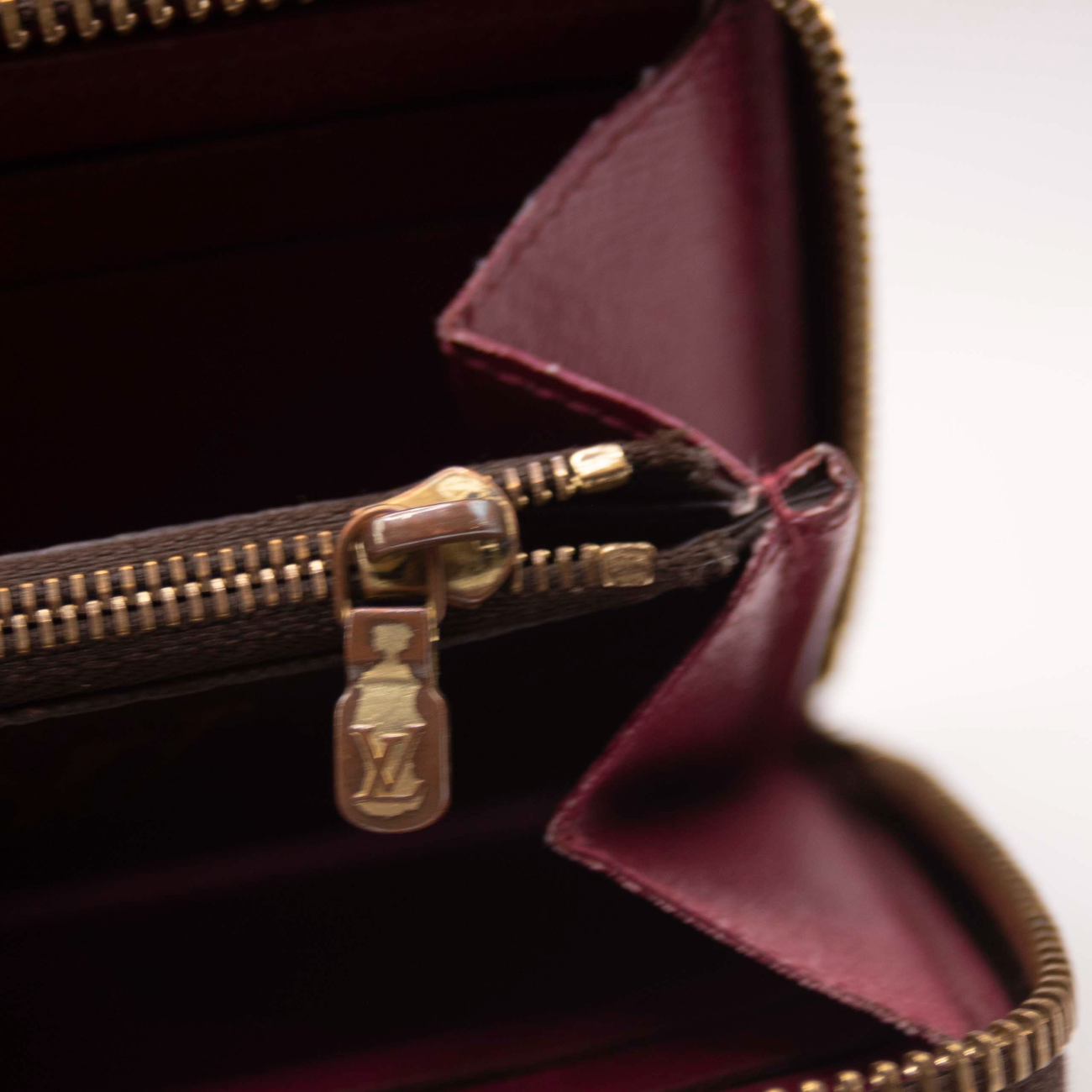 $650 2011 Louis Vuitton Monogram Portefeiulle Clemence Zip Around Long Wallet SP4111