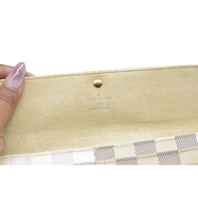 $775 Louis Vuitton Damier Azur Sarah Wallet TR2122