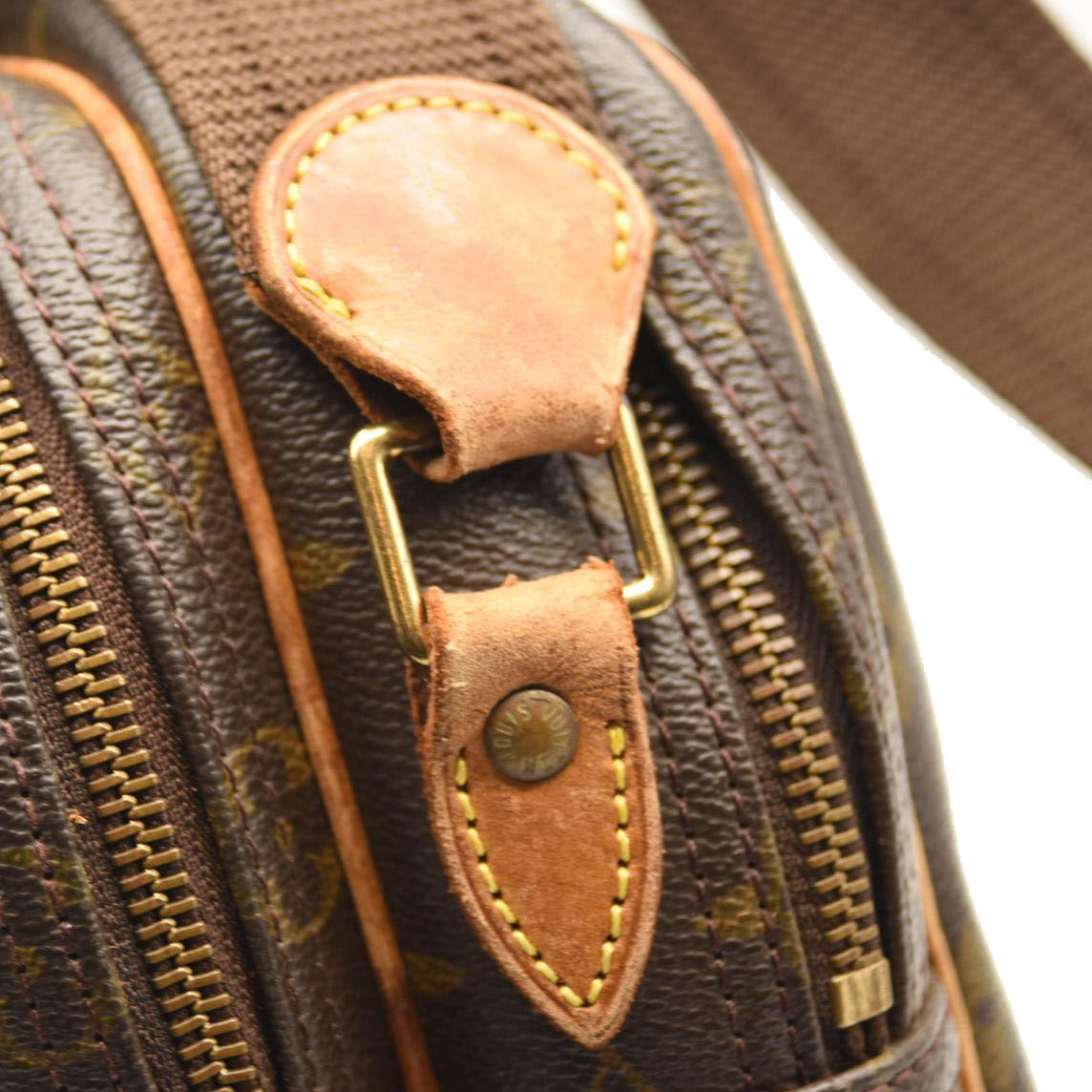 LOUIS VUITTON Monogram Reporter PM