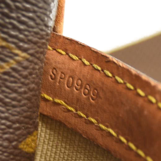 LOUIS VUITTON Monogram Reporter PM