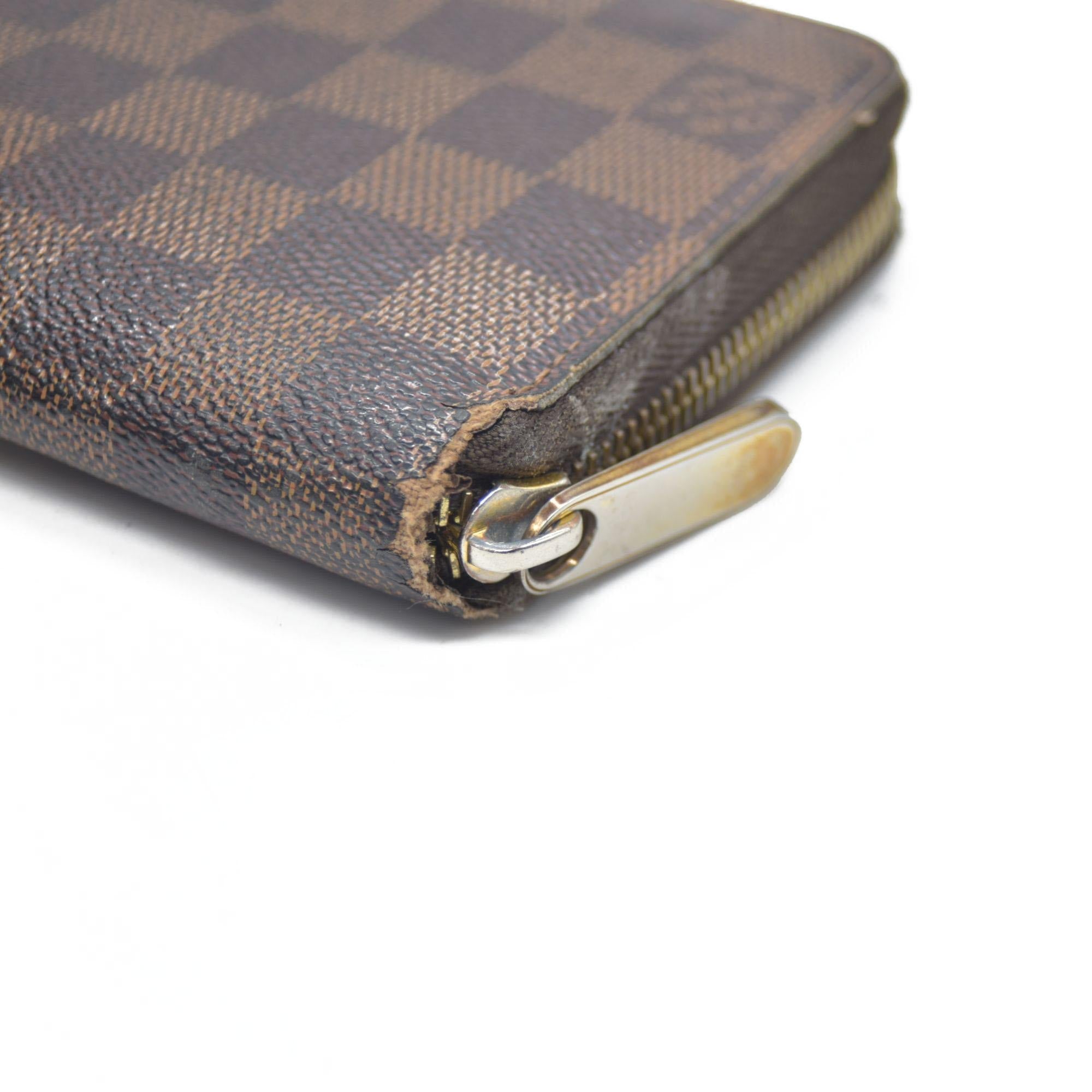 $915 Louis Vuitton Damier Ebene Zippy Wallet CA5009