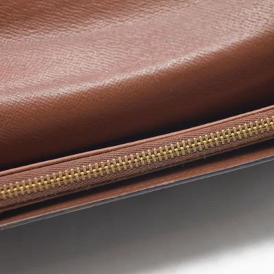 $725 Louis Vuitton Monogram Sarah Wallet 882AN CONSIGNMENT
