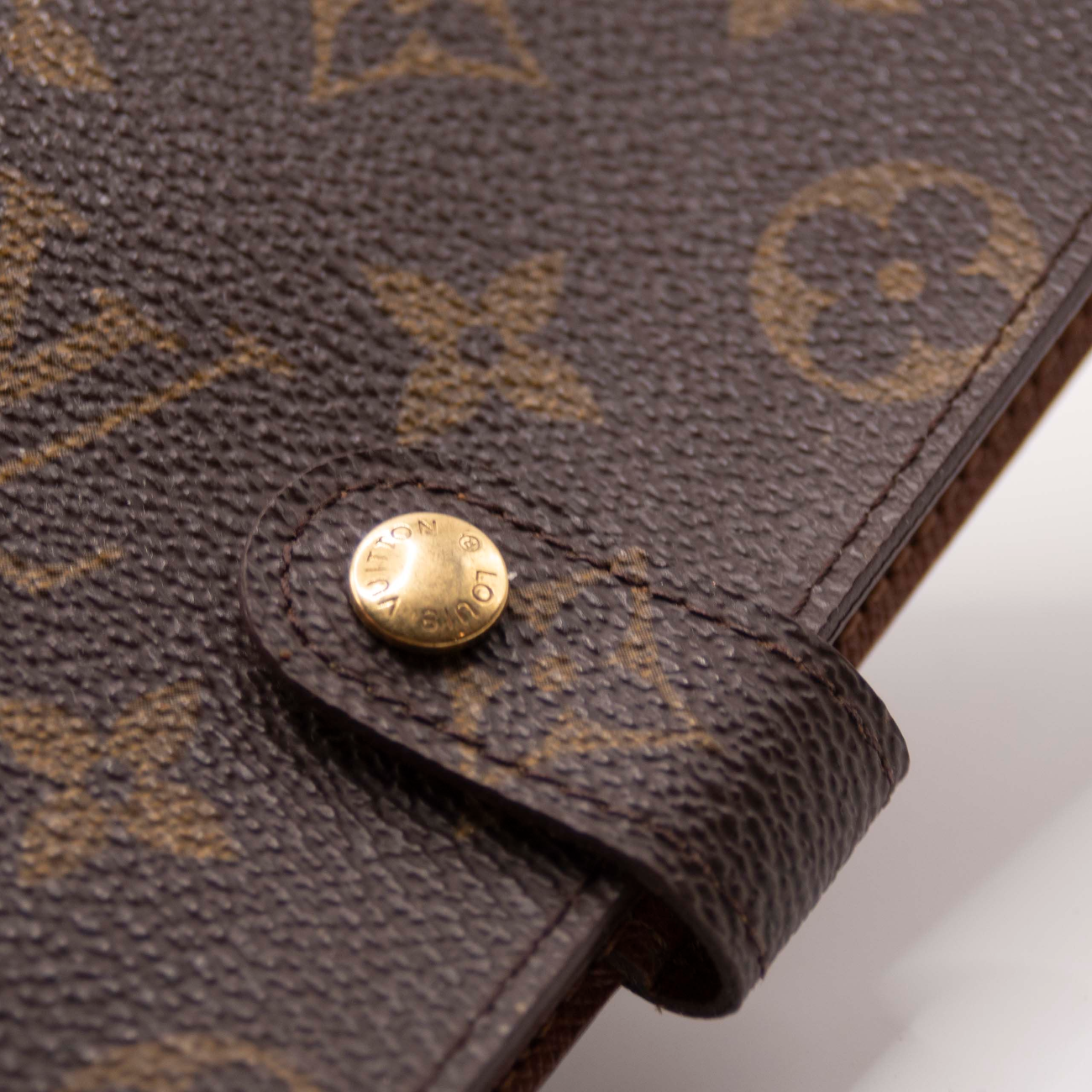$505 1999 Louis Vuitton Monogram Small Ring Agenda Cover CA0979