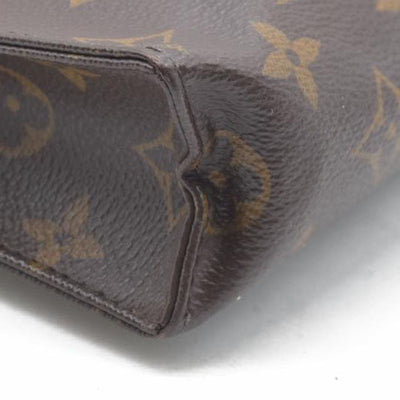 $1070 Louis Vuitton Monogram Toiletry 26