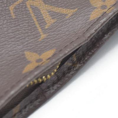 $1070 Louis Vuitton Monogram Toiletry 26