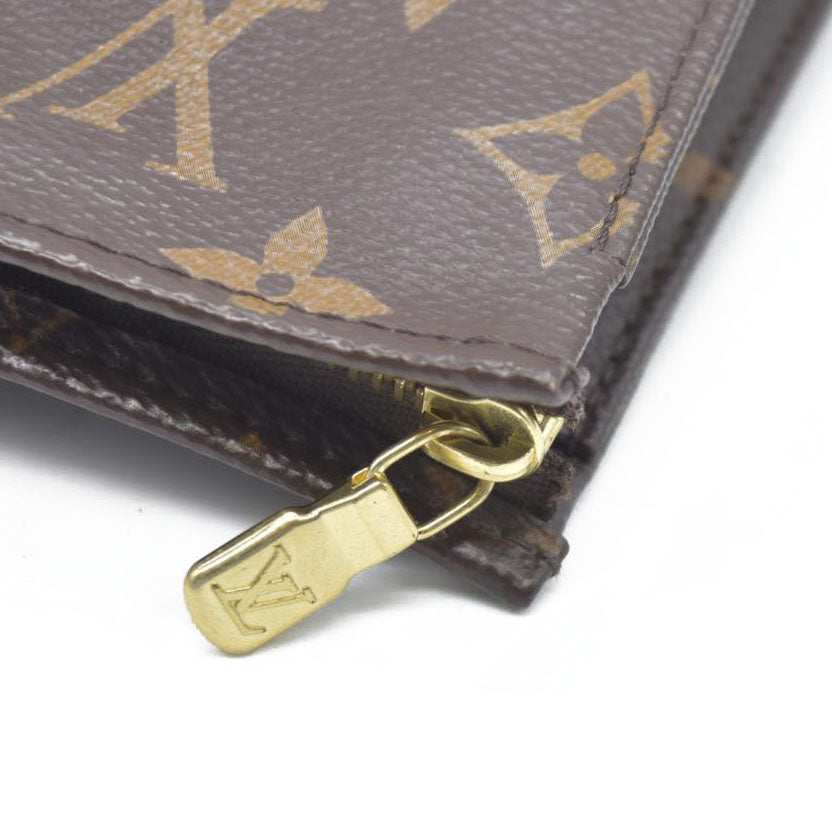 $1070 Louis Vuitton Monogram Toiletry 26