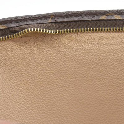 $1070 Louis Vuitton Monogram Toiletry 26