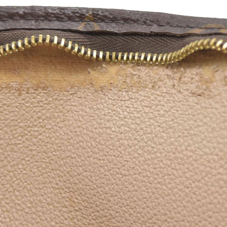 $1070 Louis Vuitton Monogram Toiletry 26