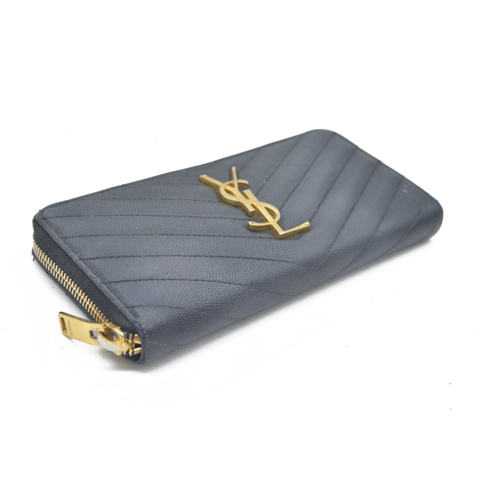 $950 CONSIGNMENT Saint Laurent CASSANDRE MATELASSÉ ZIP AROUND WALLET IN GRAIN DE POUDRE LEATHER