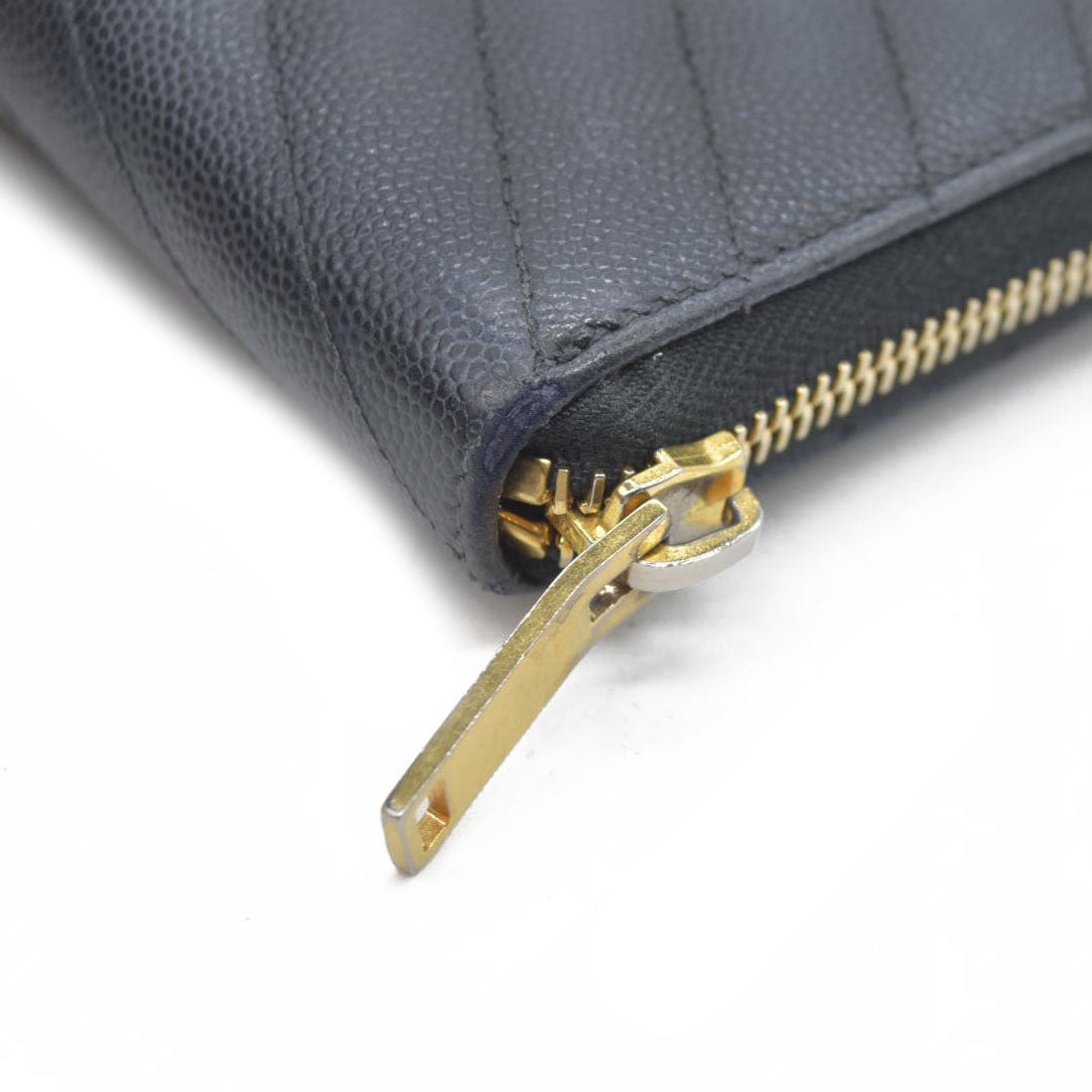$950 CONSIGNMENT Saint Laurent CASSANDRE MATELASSÉ ZIP AROUND WALLET IN GRAIN DE POUDRE LEATHER