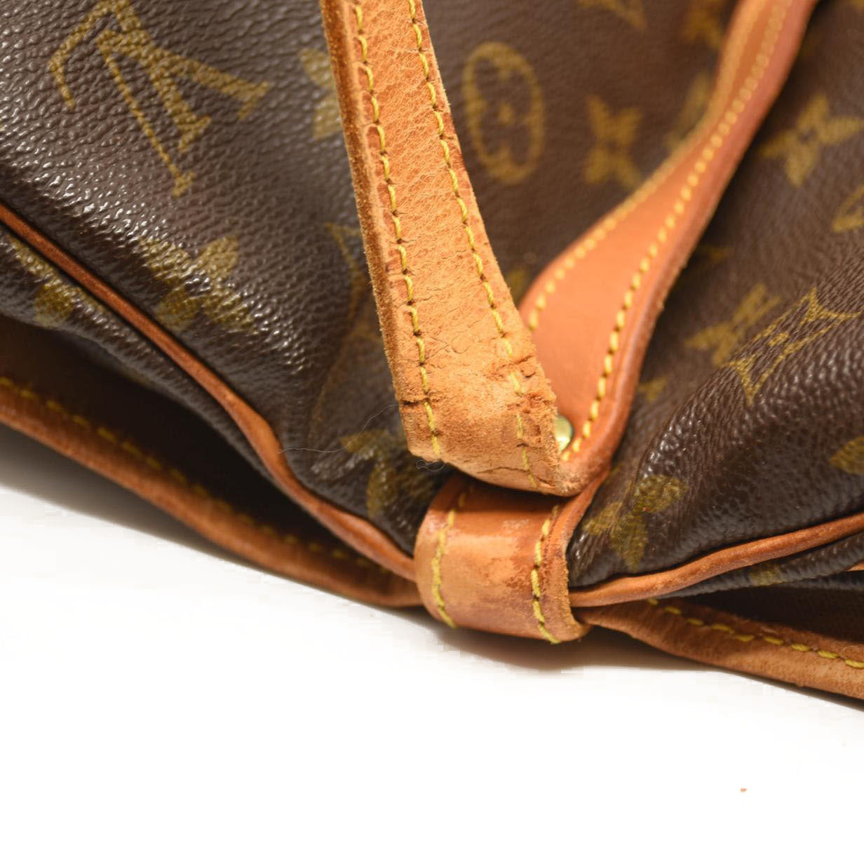 LOUIS VUITTON Monogram Saumur 30
