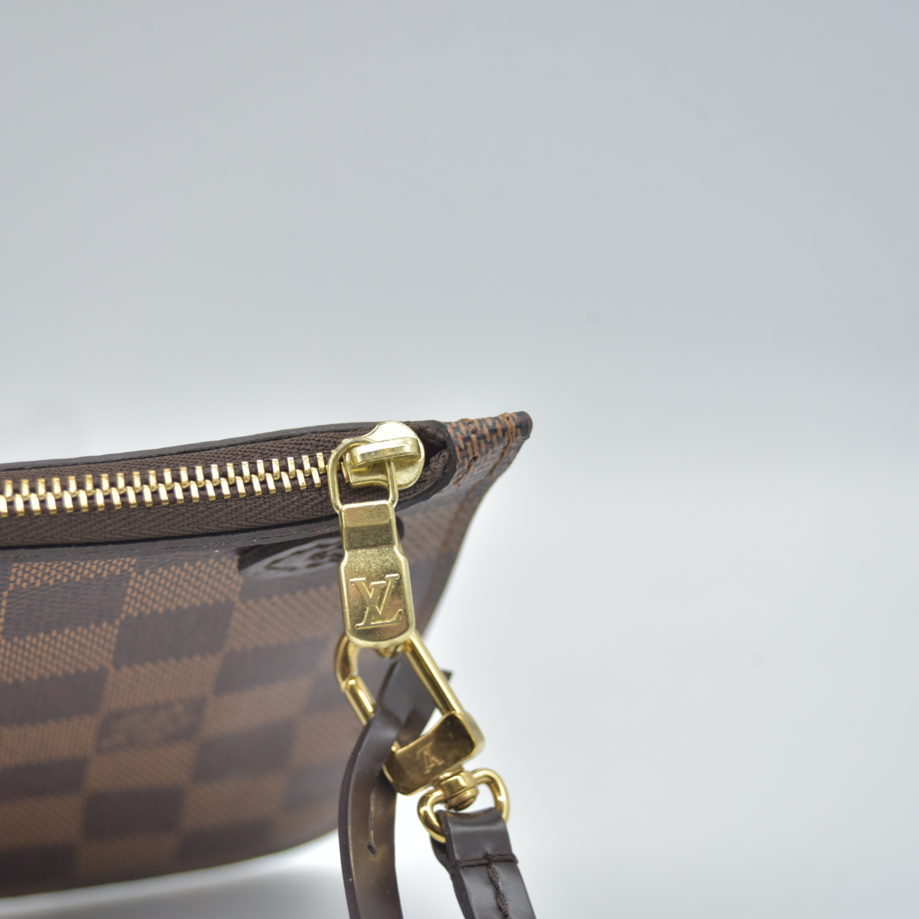 $2240 2017 Louis Vuitton Damier Ebene Neverfull MM with Pouch SD0167
