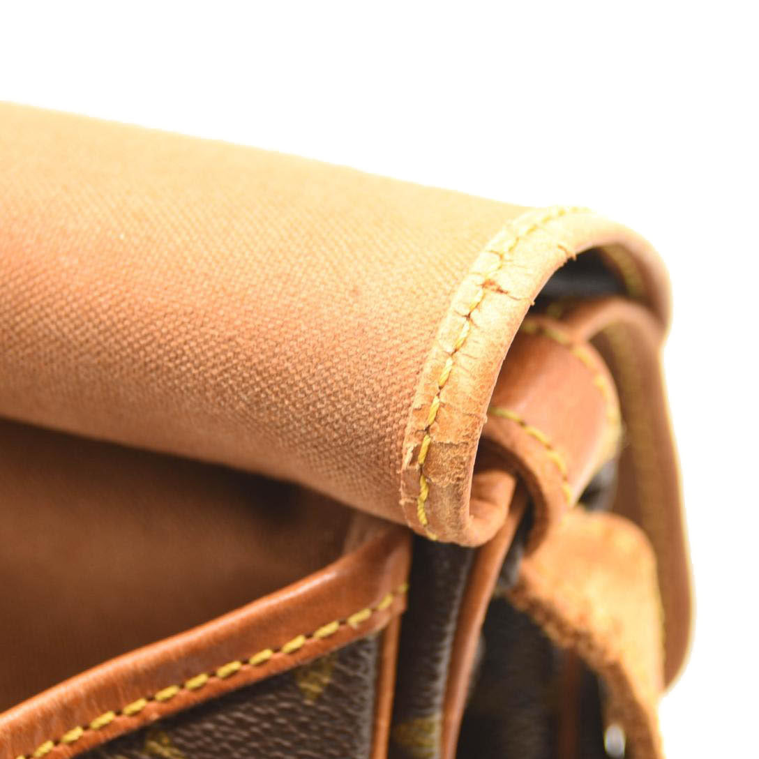 LOUIS VUITTON Monogram Saumur 30