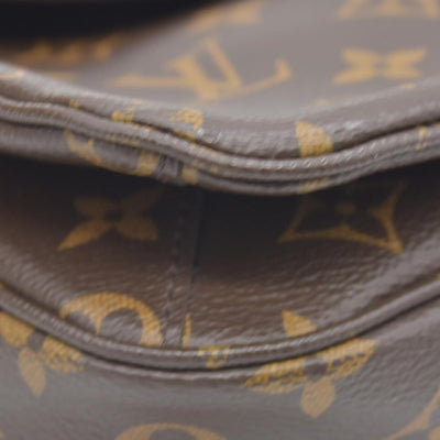 $2750 Louis Vuitton  Monogram Pochette Metis PL1138