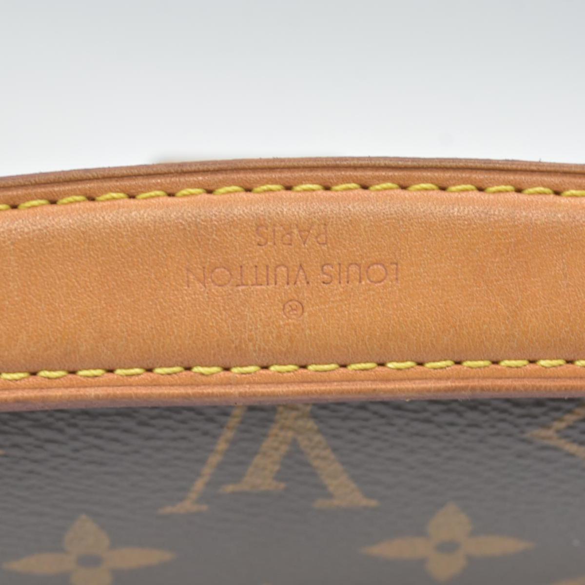 $2750 Louis Vuitton  Monogram Pochette Metis PL1138 10019712