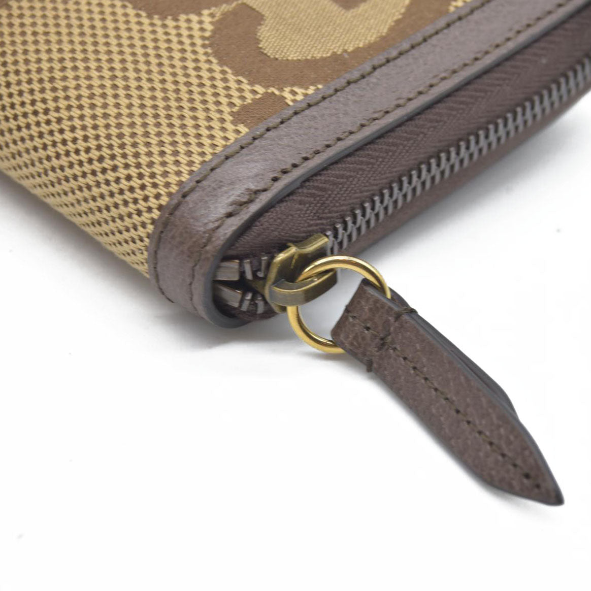 $850 CONSIGNMENT Gucci  Monogram Jumbo GG Textured Dollar Calfskin Diana Zip Around Continental Wallet Camel Ebony New Acero