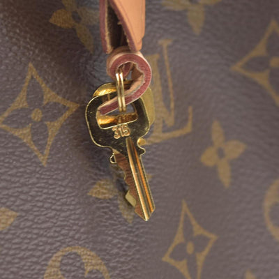 $2750 2017 Louis Vuitton Monogram Montaigne BB CA1147