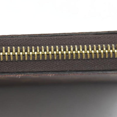 $915 Louis Vuitton  Monogram Zippy Wallet