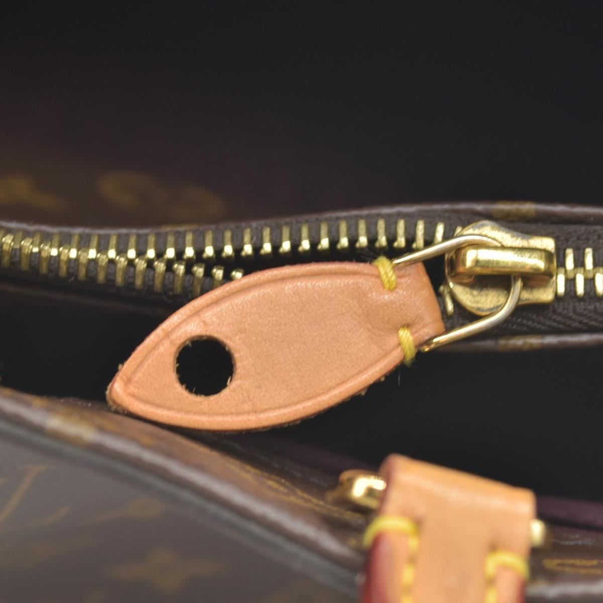 $2750 2017 Louis Vuitton Monogram Montaigne BB CA1147